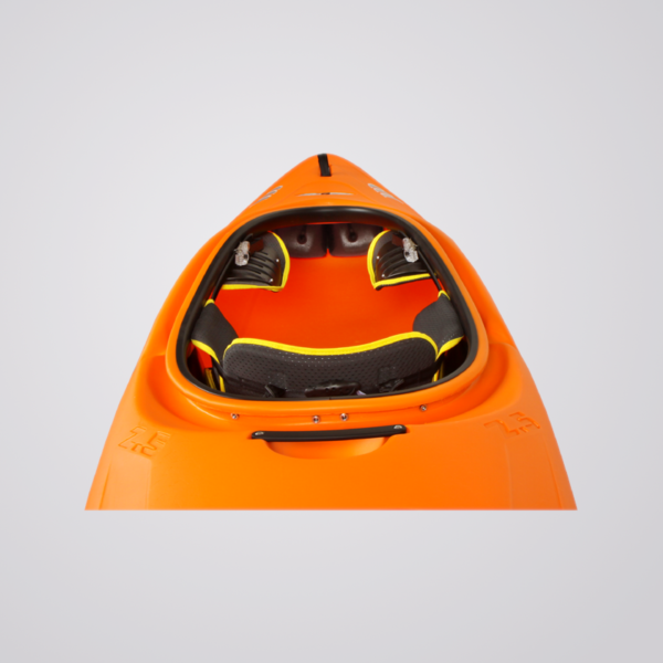 Kleinere und leichtere Paddler fühlen sich im CURVE 2.5 SPORT dank seiner Spritzigkeit und Agilität sofort wohl.